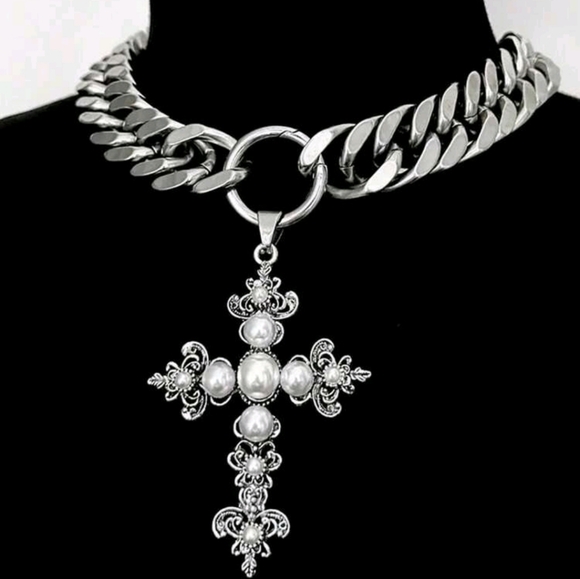 Jewelry - Elegant Silver Cross Pendant Necklace
